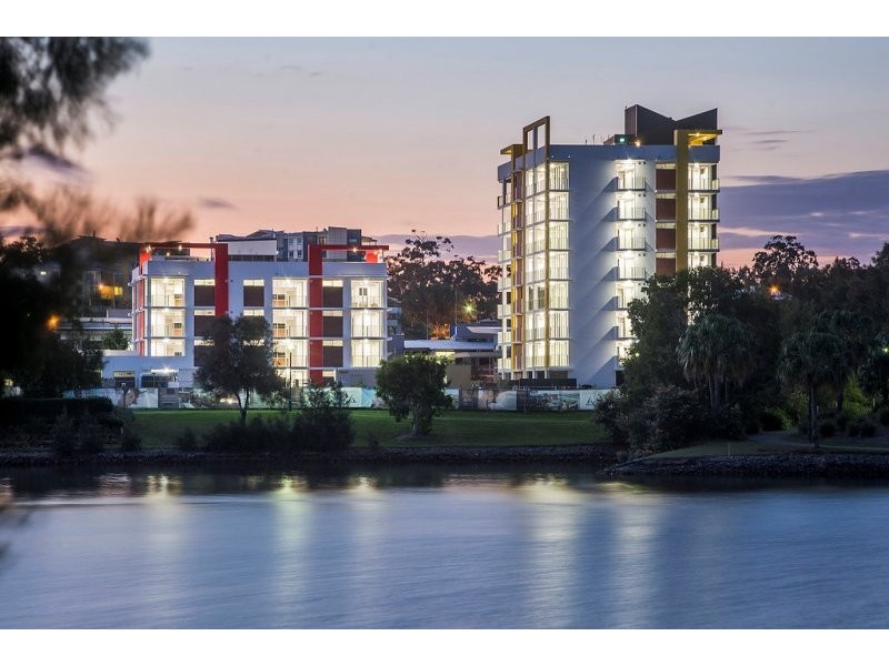 3 / 33 lakefront Crescent, Varsity Lakes QLD 4227