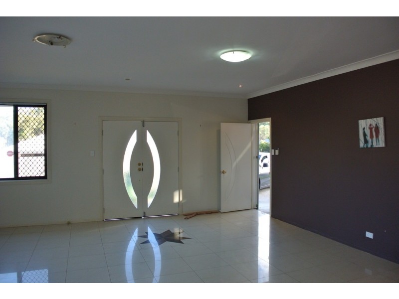 17 Foreman Court, Collingwood Park QLD 4301