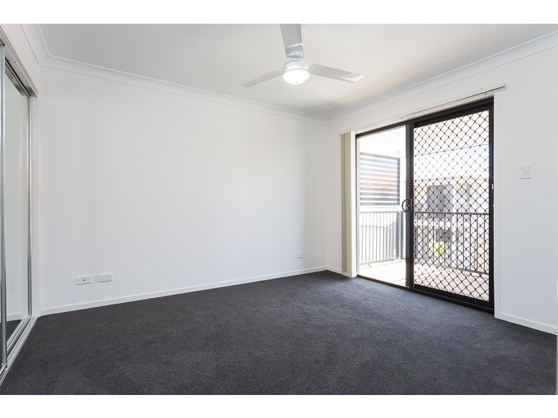 02/120 Duffield Rd, Kallangur QLD 4503