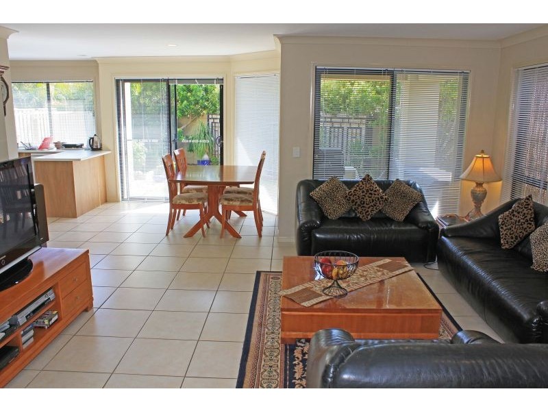 17 / 44-52 PINE VALLEY DRIVE, Varsity Lakes QLD 4227