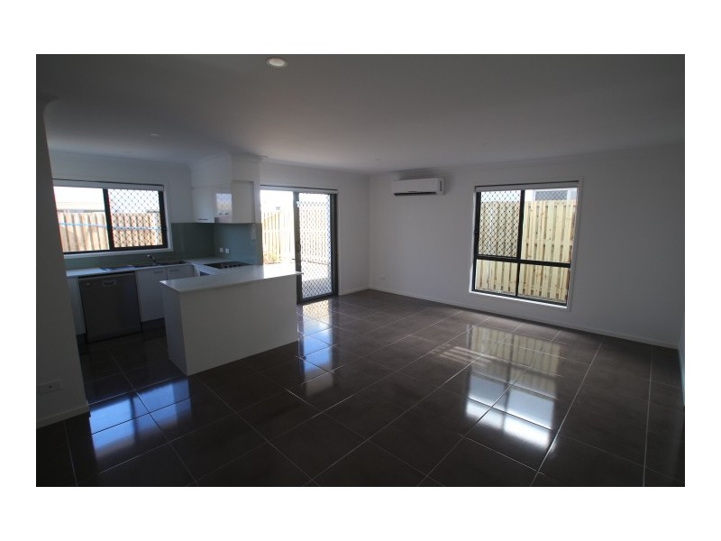 42 Grahams Rd, Strathpine QLD 4500