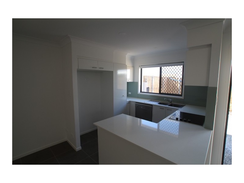42 Grahams Rd, Strathpine QLD 4500
