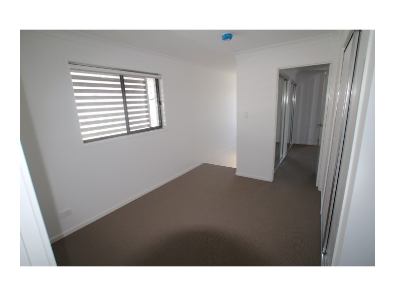 42 Grahams Rd, Strathpine QLD 4500