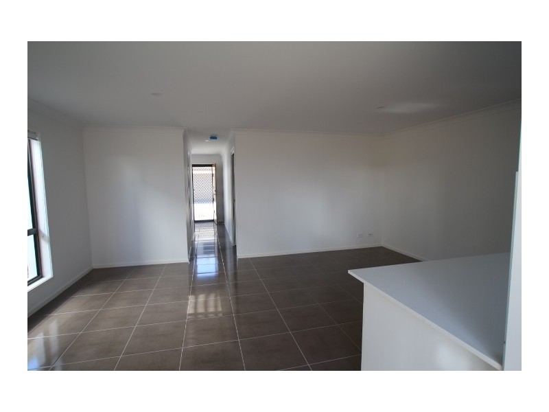 42 Grahams Rd, Strathpine QLD 4500