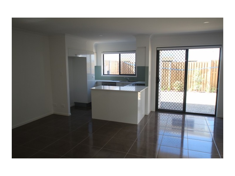42 Grahams Rd, Strathpine QLD 4500