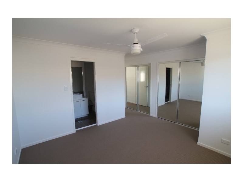 42 Grahams Rd, Strathpine QLD 4500