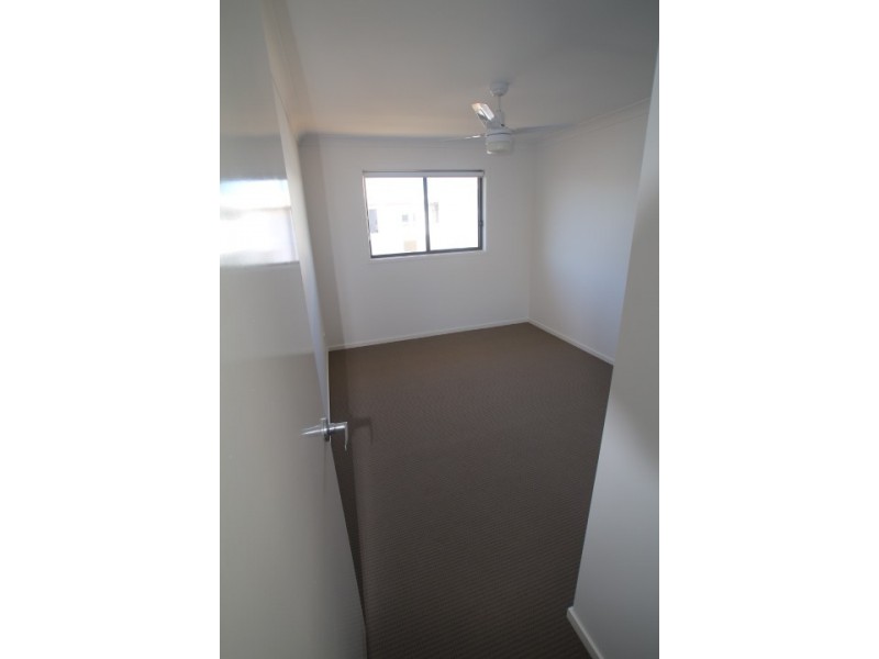 42 Grahams Rd, Strathpine QLD 4500