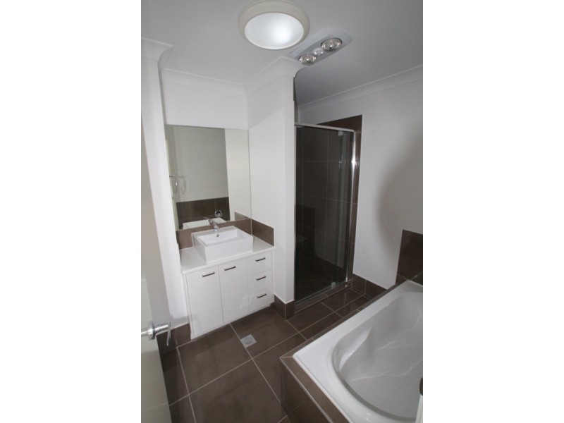 42 Grahams Rd, Strathpine QLD 4500