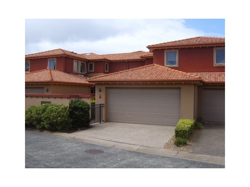 2A/4 University Drive, Robina QLD 4226