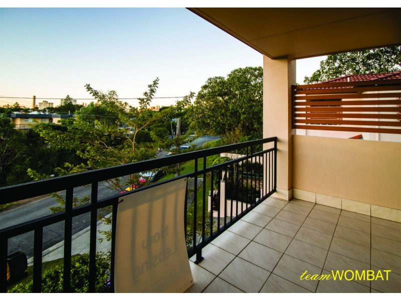 77 Depper Street, St Lucia QLD 4067