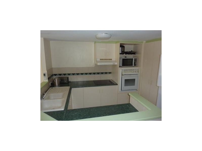 20 / 75 Brown, Labrador QLD 4215