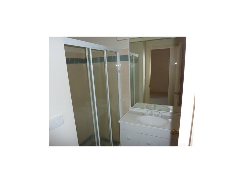 20 / 75 Brown, Labrador QLD 4215