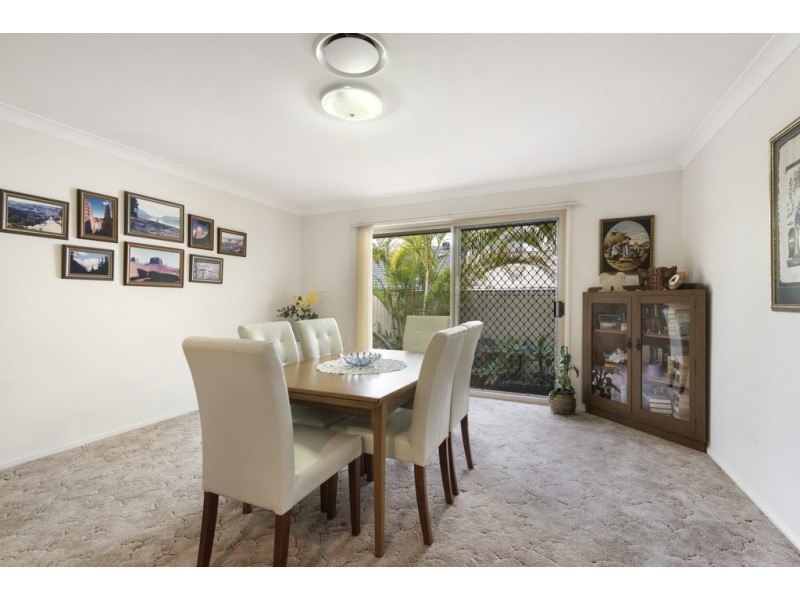 2 Cowell Street, Carindale QLD 4152