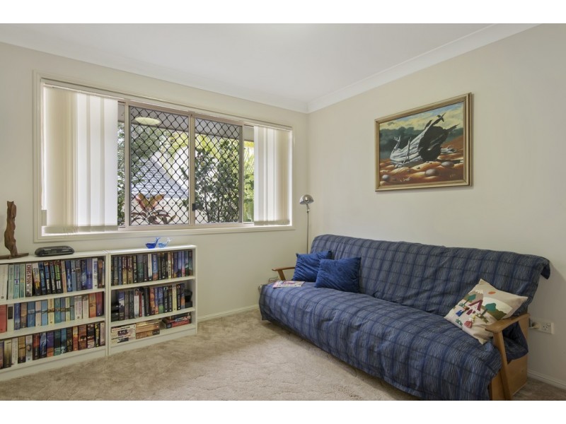 2 Cowell Street, Carindale QLD 4152