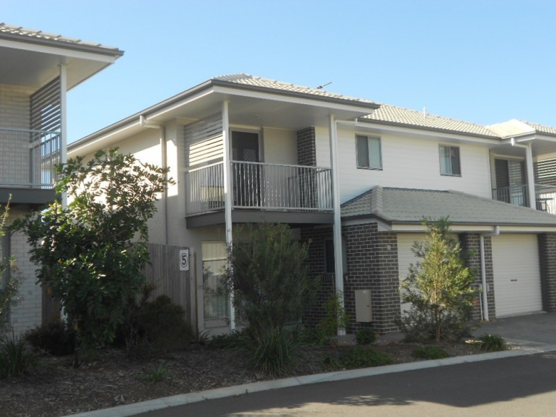 1 Gumview Street, Albany Creek QLD 4035