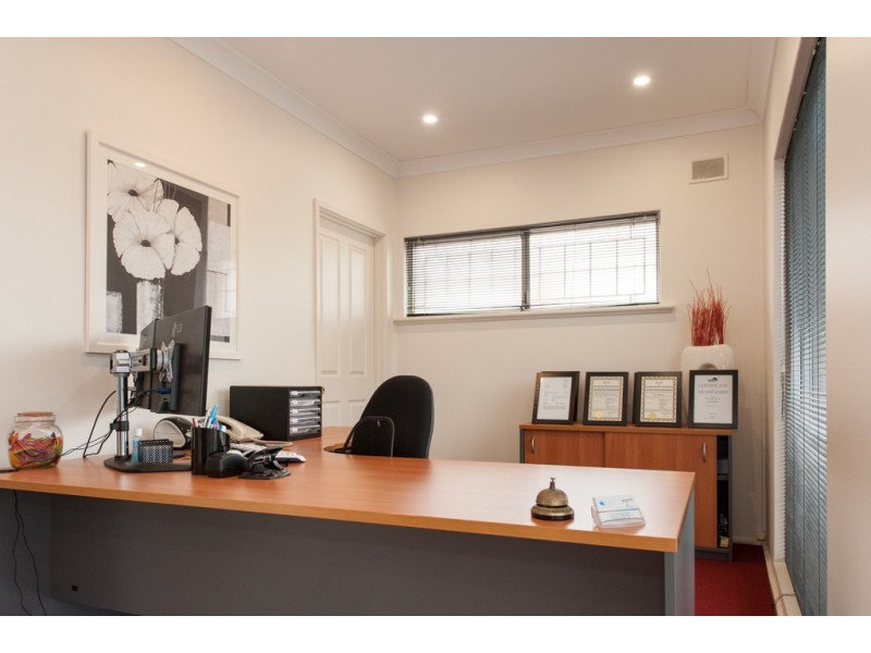 11 Sturt Road, Brighton SA 5048