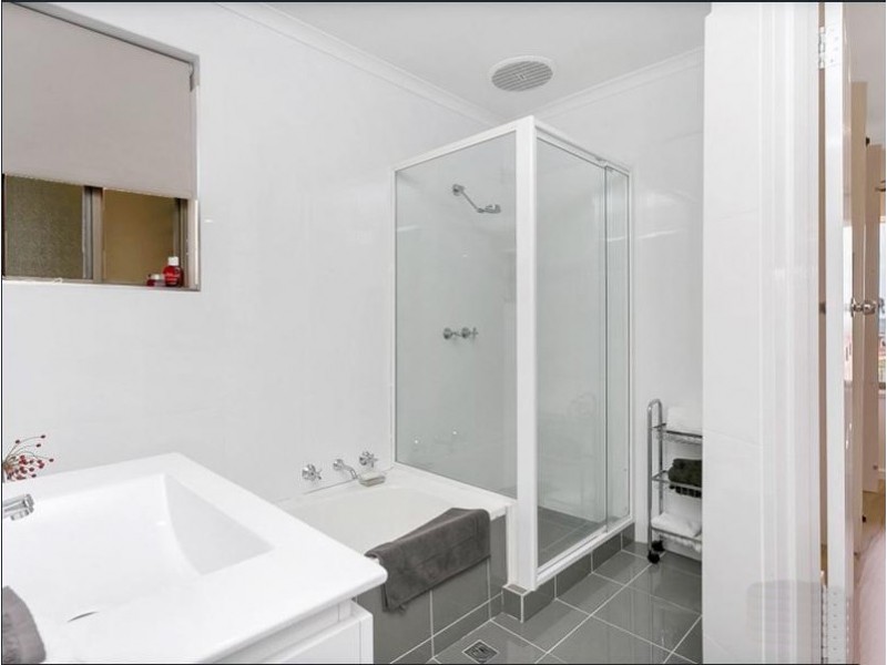 2 Thermopylae Cres, Hallett Cove SA 5158