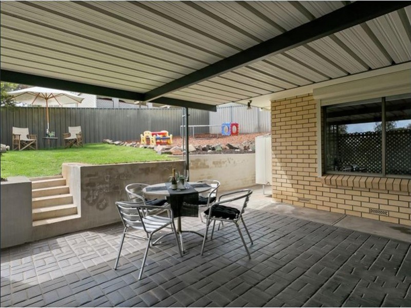 2 Thermopylae Cres, Hallett Cove SA 5158