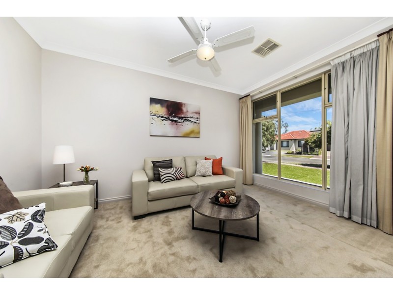 4 Carnarvon Avenue, Glenelg North SA 5045