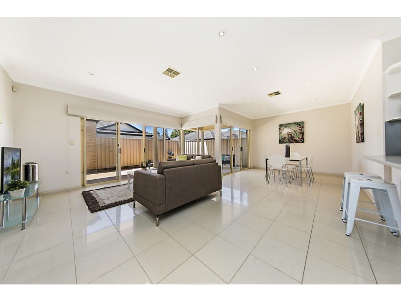 4 Carnarvon Avenue, Glenelg North SA 5045