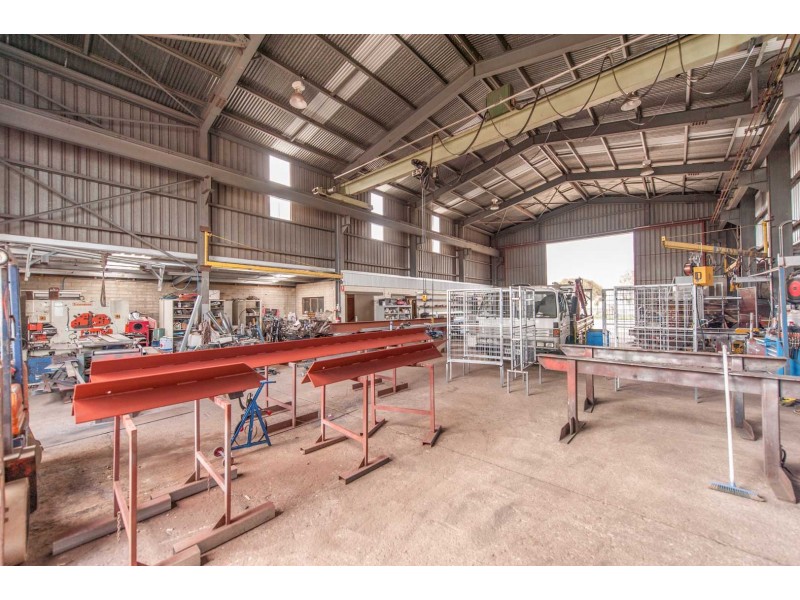 102 Cormack Road, Wingfield SA 5013