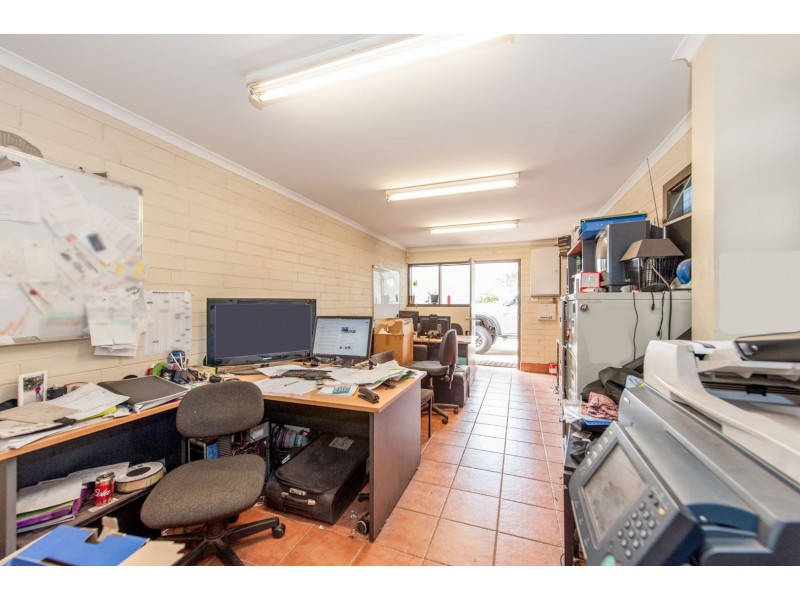 102 Cormack Road, Wingfield SA 5013