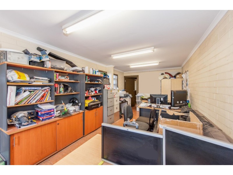 102 Cormack Road, Wingfield SA 5013