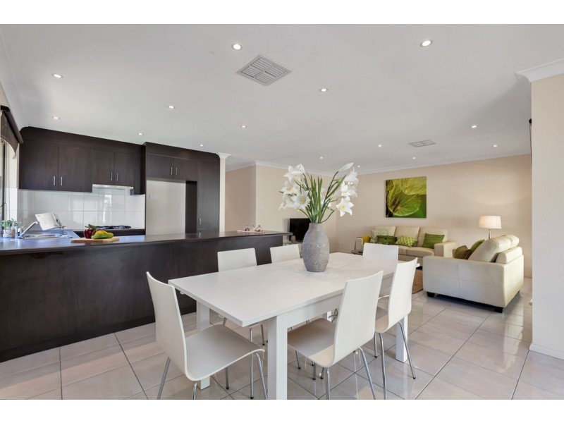 18 Amberwell Tce, Burton SA 5110