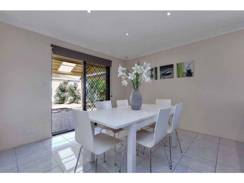 18 Amberwell Tce, Burton SA 5110