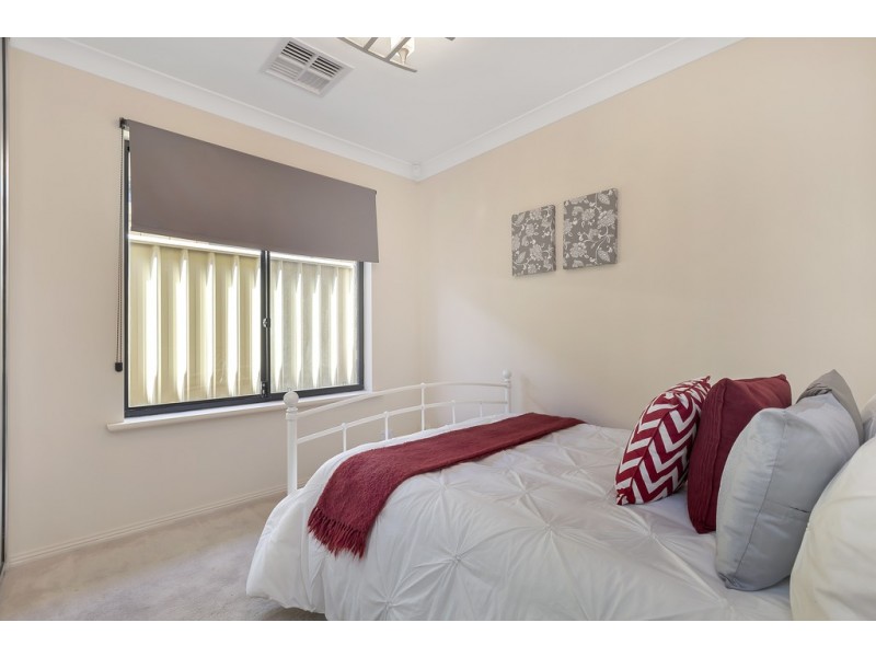 18 Amberwell Tce, Burton SA 5110