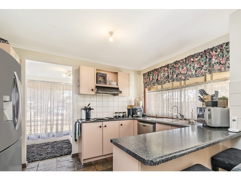 8 Holmefield Court, Parafield Gardens SA 5107