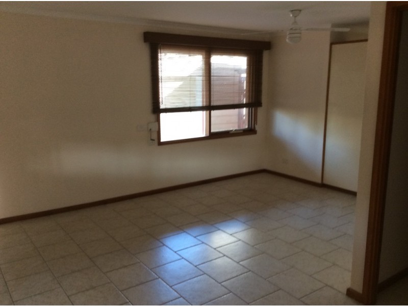 11 Alawoona rd, Munno Para SA 5115