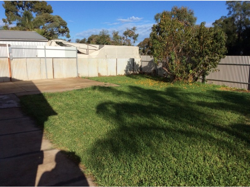 11 Alawoona rd, Munno Para SA 5115