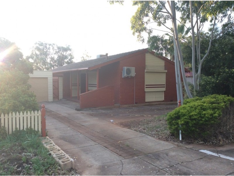 11 Alawoona rd, Munno Para SA 5115