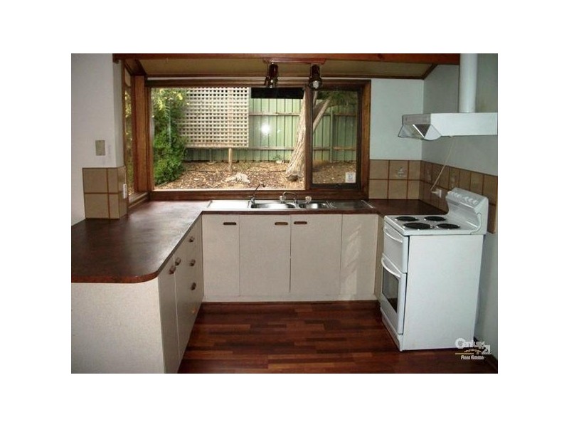 11 Iona Road, Aberfoyle Park SA 5159