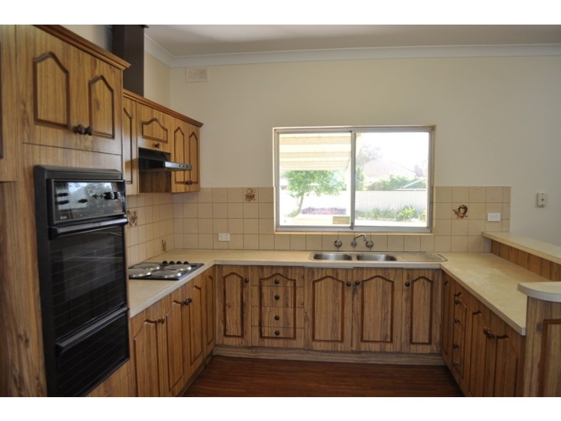 32 Commercial Road, Salisbury SA 5108