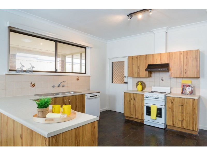 11a Creighton Avenue, Morphett Vale SA 5162