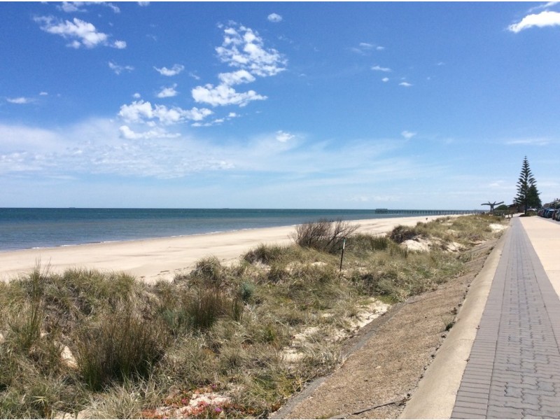 4 Viaduct Avenue, Henley Beach South SA 5022