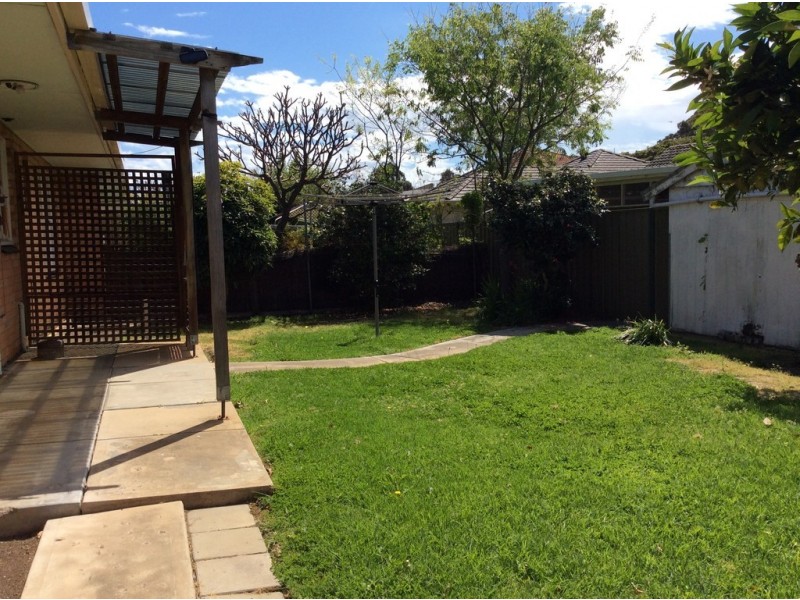 4 Viaduct Avenue, Henley Beach South SA 5022