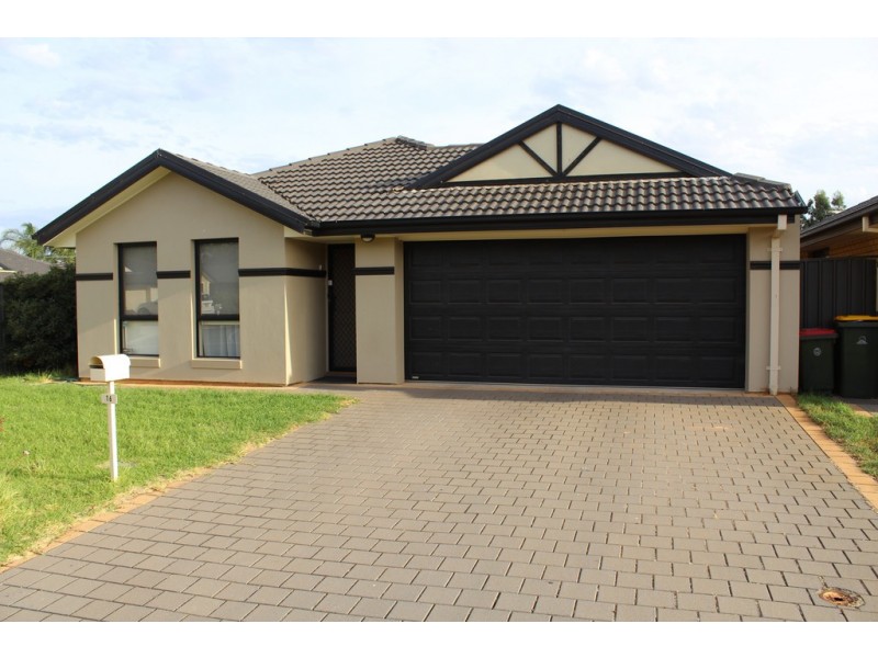 16 Wattle crescent, Munno Para West SA 5115