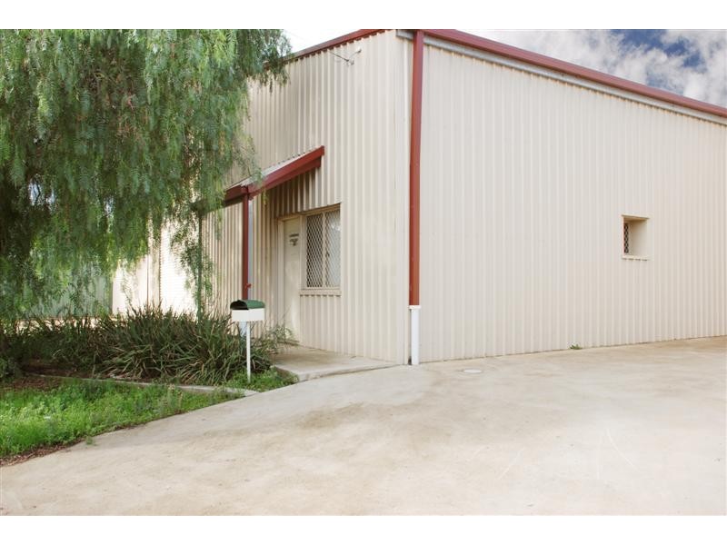 4/10 William Street, Cavan SA 5094