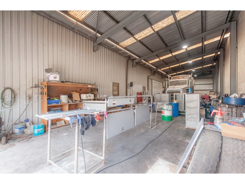 2 / 9-11 North Tce, Wingfield SA 5013