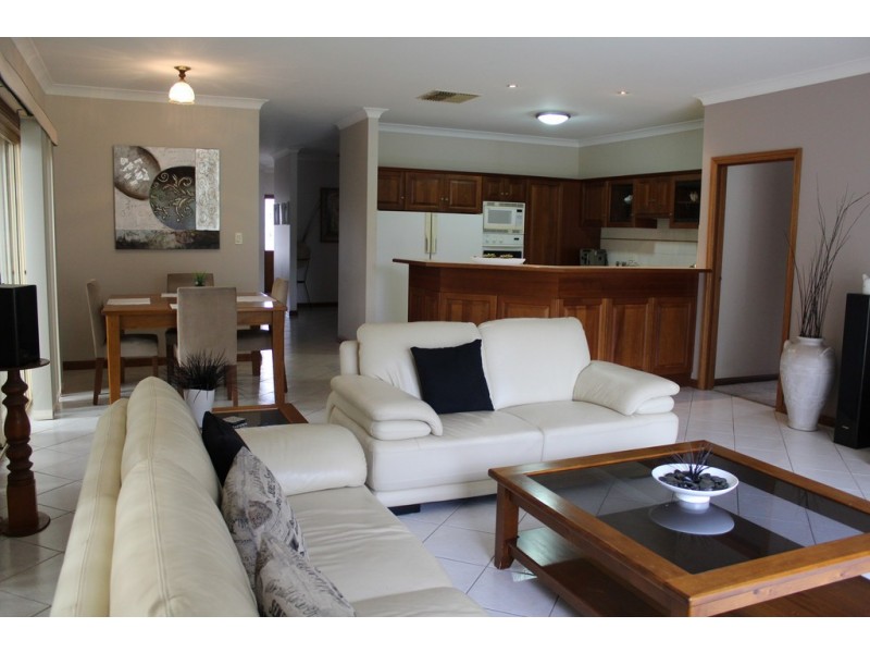 10 Edmonds Road, Angle Vale SA 5117