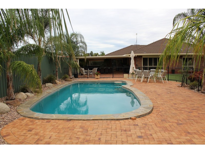 10 Edmonds Road, Angle Vale SA 5117