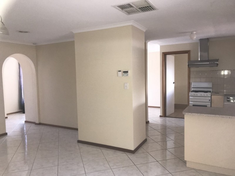 5 DEACON COURT, Paralowie SA 5108