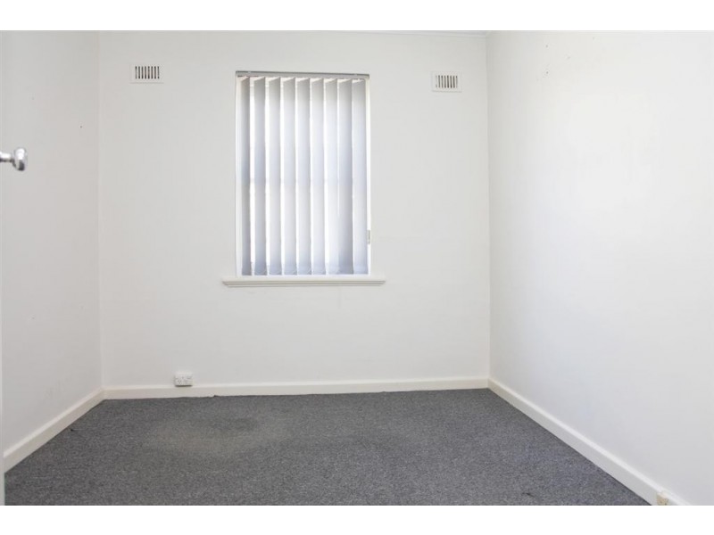 32 Surrey Road, Keswick SA 5035