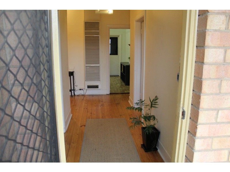 4 Athlone Street, Woodville South SA 5011