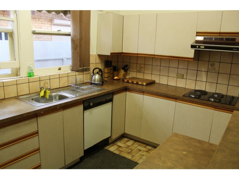 4 Athlone Street, Woodville South SA 5011