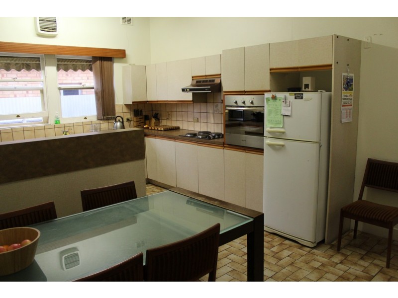 4 Athlone Street, Woodville South SA 5011