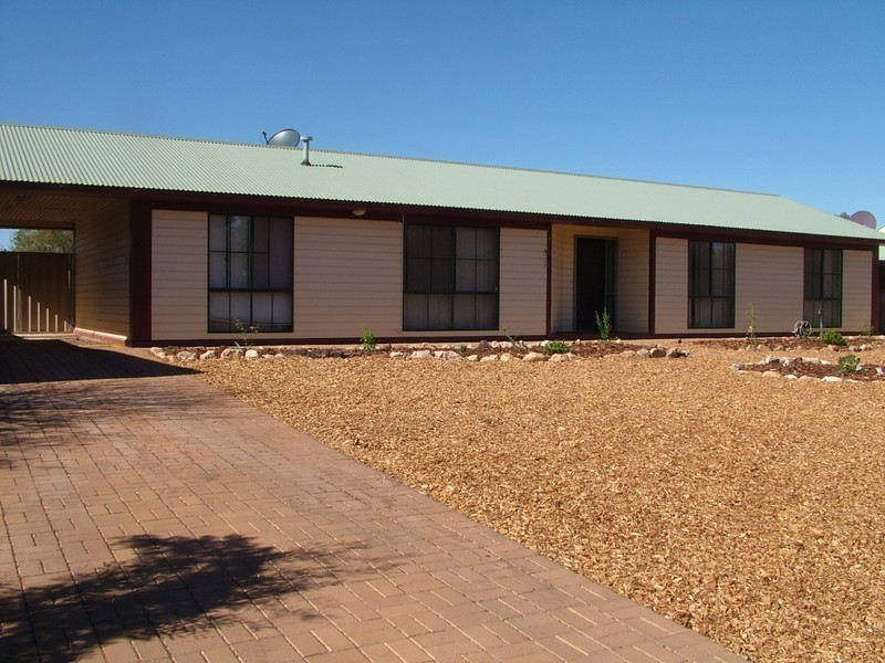 30 FINNISS STREET, Roxby Downs SA 5725